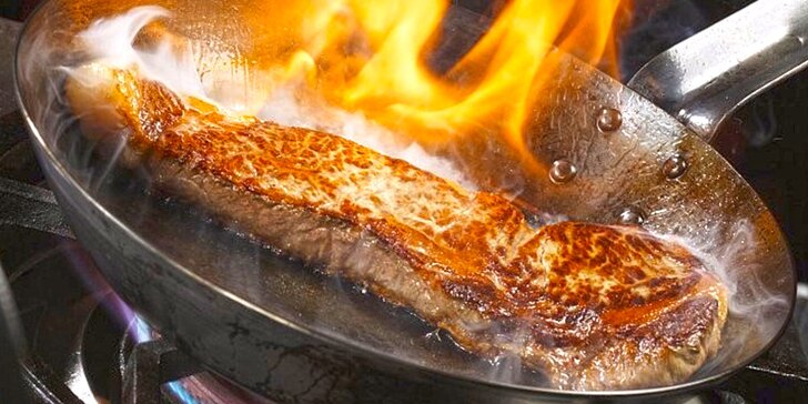 Flambované steaky z krkovičky nebo kuřecího pro dva