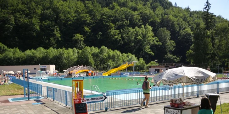 Pohoda na břehu Bečvy: mobilní domek pro 5 osob nedaleko skanzenu i Radhoště
