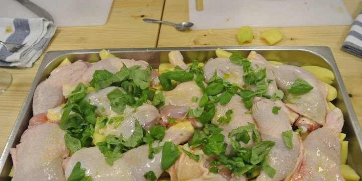 Kurz vaření na zámku Napajedla. Naučte se sushi, rychlé večeře, italské speciality i foodstyling od mistrů Moravského kulinářského institutu.