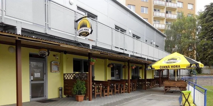 Vyzrálý jihoamerický hovězí steak s přílohou a omáčkou podle výběru
