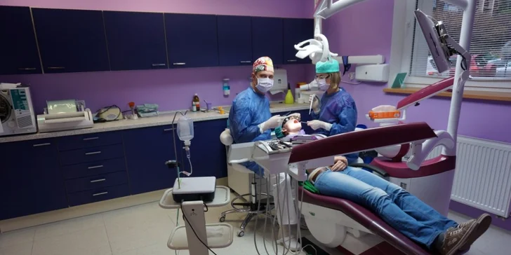 Precizní dentální hygiena s air flow na klinice ArtStom