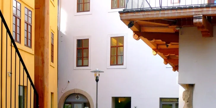 300gramový delikatesní tartar z hovězí svíčkové s topinkami