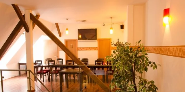 300gramový delikatesní tartar z hovězí svíčkové s topinkami