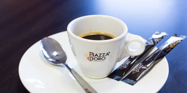 Dvě výborné kávy a dva dezerty dle výběru ve Vinotéce Perkmistr