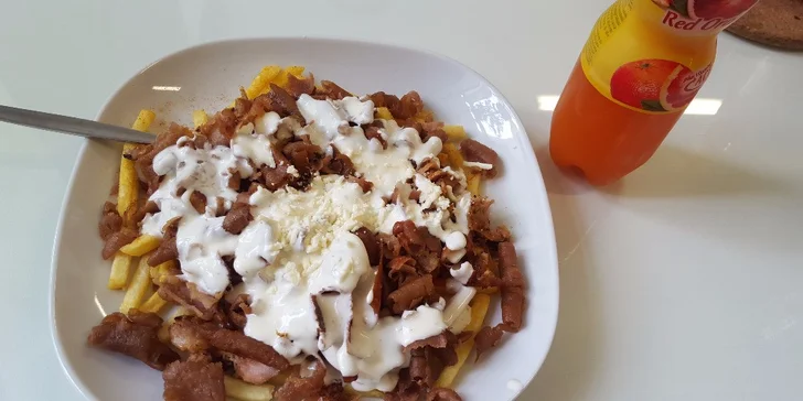 Cokoli, na co máte chuť, ze žižkovského Döner Kebab s přílohou a nápojem