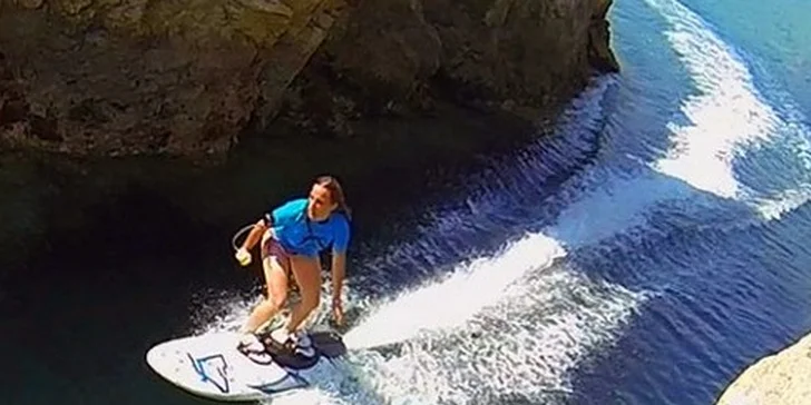 Rozčísněte vodní hladinu jízdou na motorovém prkně Jetsurf
