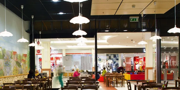 Dvě křupavé pizzy dle výběru v OC Plaza Novodvorská