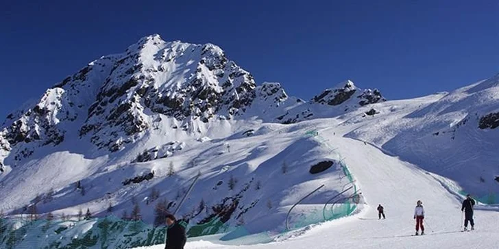 Lyžování v italské Aprice s polopenzí, dopravou i 3denním skipasem