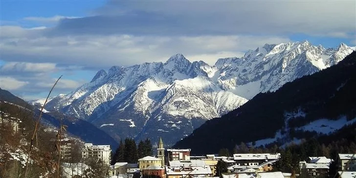 Lyžování v italské Aprice s polopenzí, dopravou i 3denním skipasem