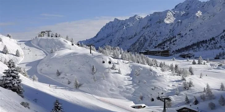 Lyžování v italské Aprice s polopenzí, dopravou i 3denním skipasem