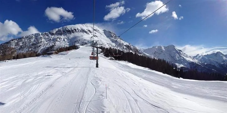 Lyžování v italské Aprice s polopenzí, dopravou i 3denním skipasem