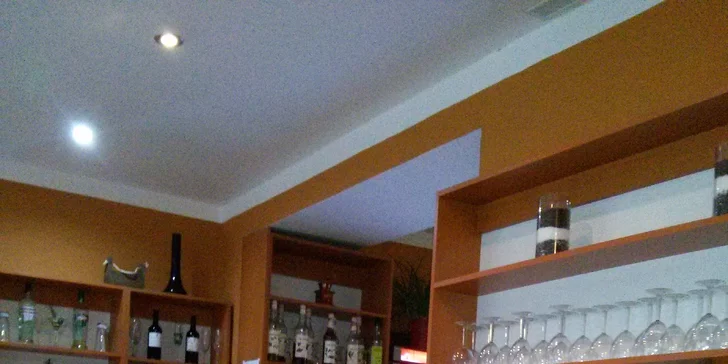 Vydatná polévka a chutný losos na smetanovo-špenátovém lůžku