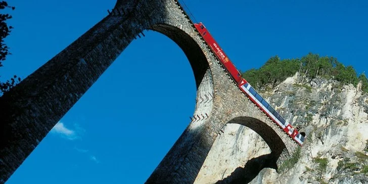 Výlet do Švýcarska a jízda ledovcovým panoramatickým vlakem
