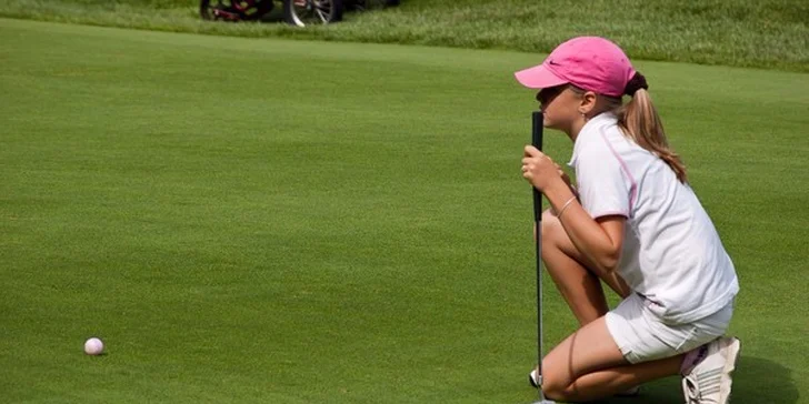 Časově neomezený vstup na golfové odpaliště + zapůjčení holí a 120 míčků