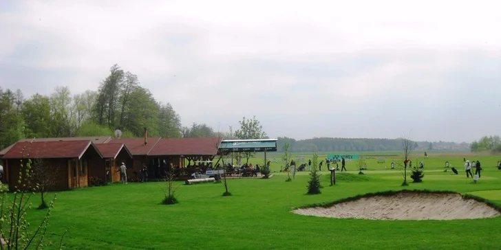 Tři golfové hole Dunlop, míčky a tee + 3 lekce s trenérem a 1x volné fee