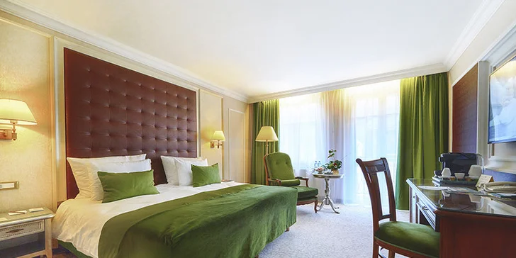 Izba Comfort Plus je určená pre dve osoby, je tu posteľ veľkosti king size.