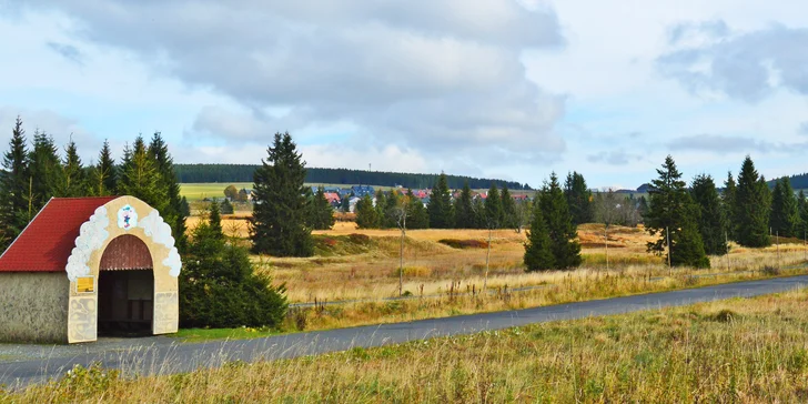Ježíškovu cestu můžete projít dvěma trasami - jedna má necelých 6 km, druhá necelých 13 km.