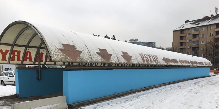 10minutová jízda v motokáře na nejdelší indoor trati v Brně