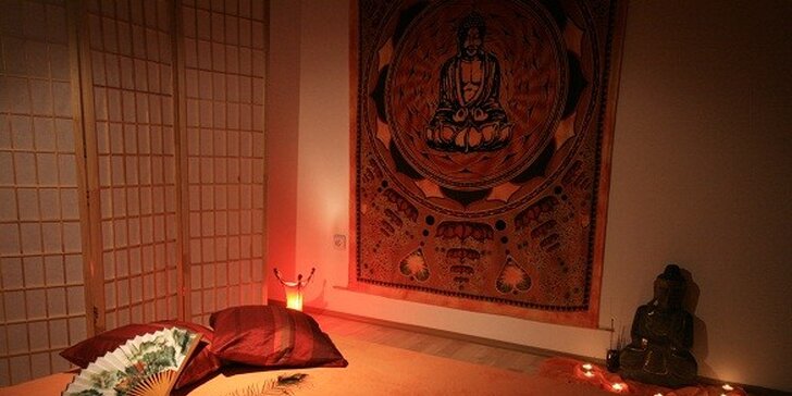 90 minut léčivé tantra masáže v salónu Namasté. Dopřejte si smyslný relaxační rituál za zvuků hudby, svitu svíček a s použitím přírodních olejů.