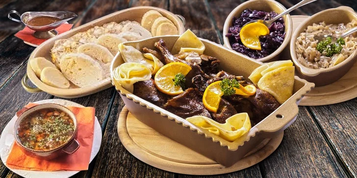 Kachní speciality v Duck restaurantu a domácí moučník k tomu