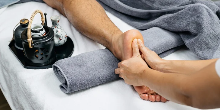 Péče o chodidla a dolní končetiny včetně reflexní masáže
