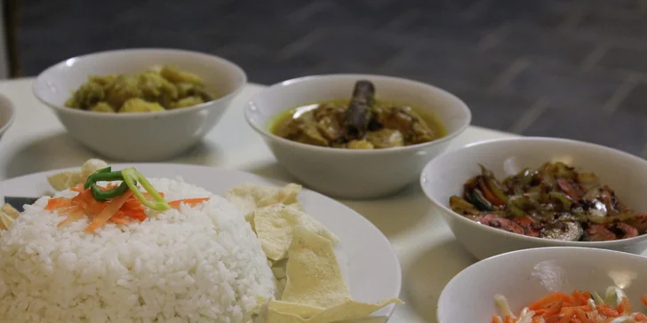 Degustační menu pro dva v jediné srílanské restauraci v Praze