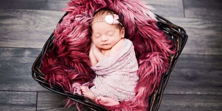 Ateliérové Newborn focení: Překrásné snímky vašich miminek