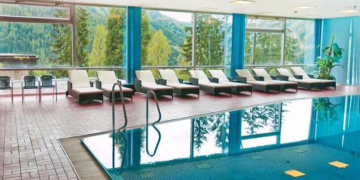 Za výlety do rakouských Alp: Polopenze, neomezený bazén i spousta výletů