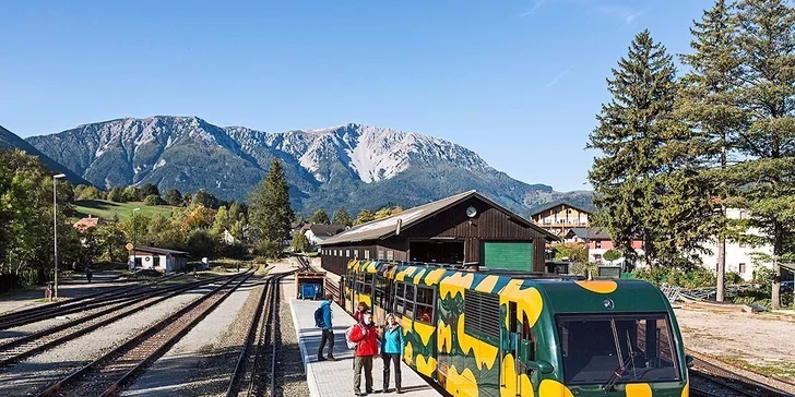 Krásná zima v rakouských Alpách: polopenze, neomezený bazén i lyžování