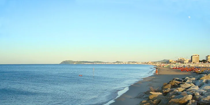 Celý den u moře v Itálii. Bibione, Caorle, Lido di Jesolo, Rimini nebo Riccione. Cesta tam i zpět, super prázdninové termíny a nádherné pláže!