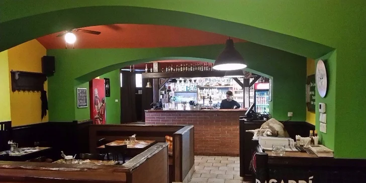 Burger s vůní dálek, steakové hranolky a vánoční speciál pro 1 či 2 jedlíky