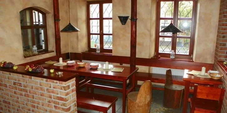 Dva šťavnaté burgery s hovězím z farmy a dalšími dobrotami