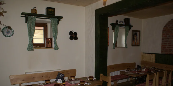 Dvě grilované flákoty z krkovice a hranolky
