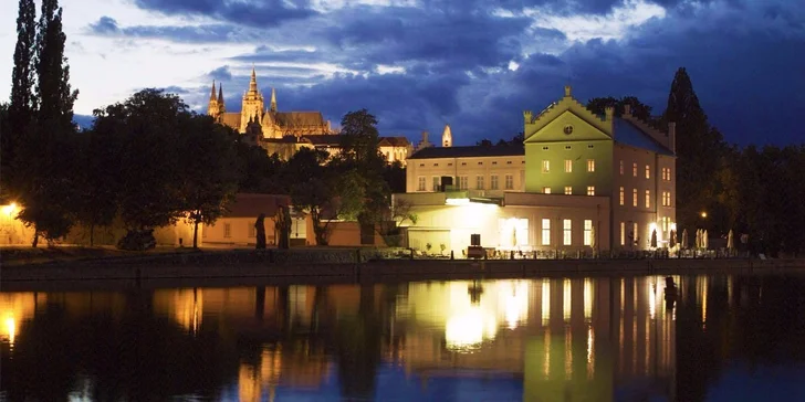 Do Prahy za kulturou: snídaně, sleva na jídlo, vstupy do Musea Kampa, Muzea skla i Werichovy vily