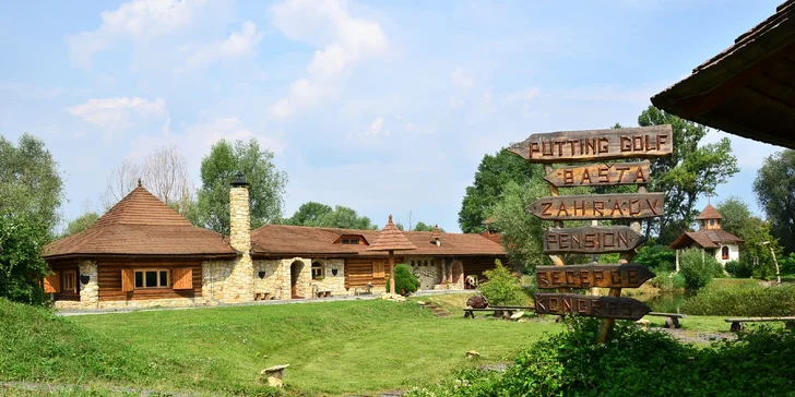 Minigolf kousek od Prahy: 80 minut zábavy pro 2 dospělé i rodiny s dětmi