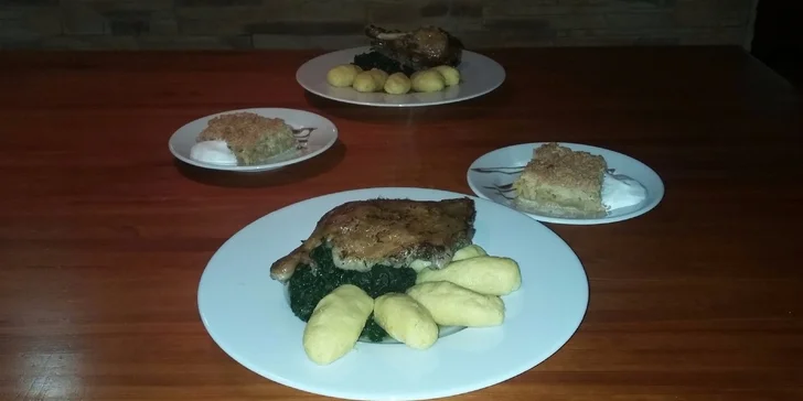 Dvouchodové meníčko pro dva v restauraci ve stylu Feng Shui
