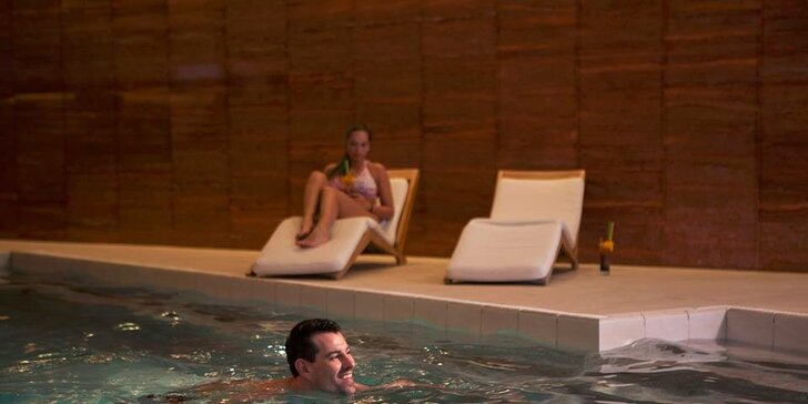 Wellness pobyt v luxusním hotelu v Krkonoších s wellness i golfem