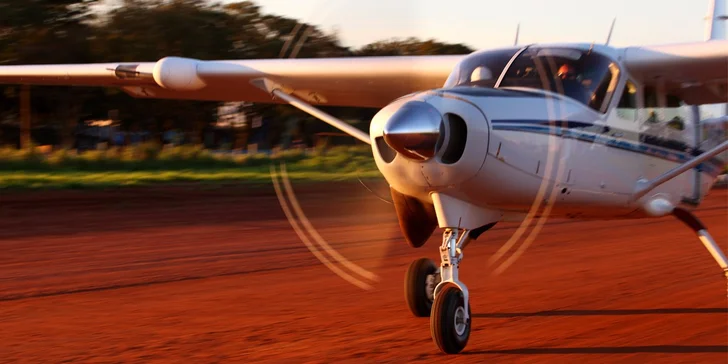 Let na plně pohyblivém leteckém simulátoru Cessna