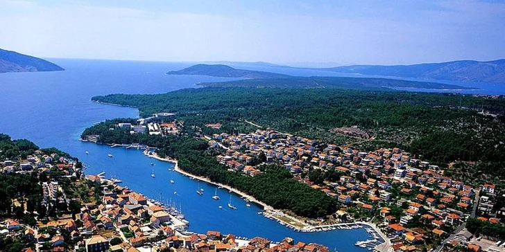 Dovolená na chorvatském ostrově Hvar s polopenzí. Dítě do 14 let ZDARMA!