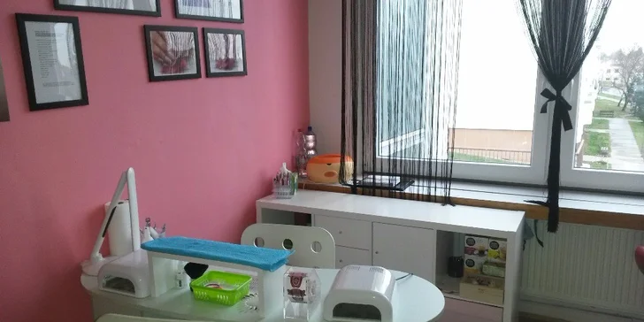 Úprava nehtů a lakování pomocí ONE STEP CrystaLac