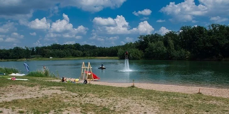 Flyboard: proleťte se nad vodní hladinou jako superhrdina