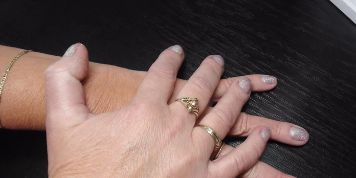 Shellac – krásně se lesknoucí nalakované nehty