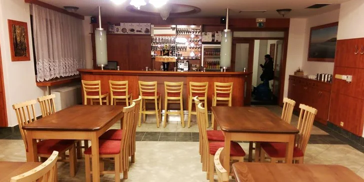 Velikonoční jehněčí hody pro dva včetně dezertu a pivního speciálu