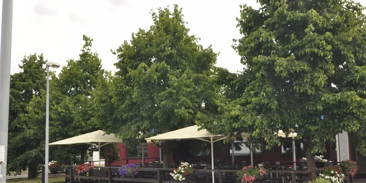 Až 6 hodin bowlingu a zábavy v restauraci Tukan