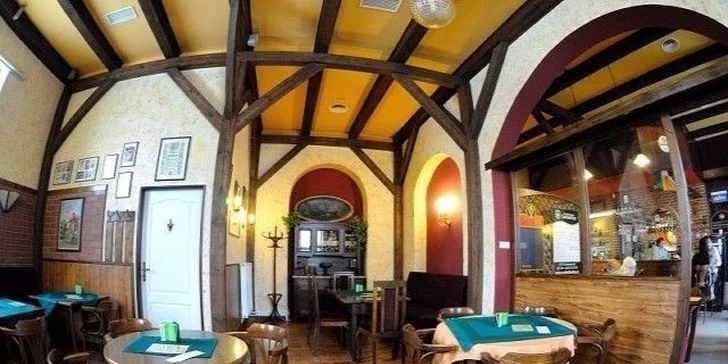 Steak z krkovičky nebo lehký salát s kuřetem v Dašickém Dvoře