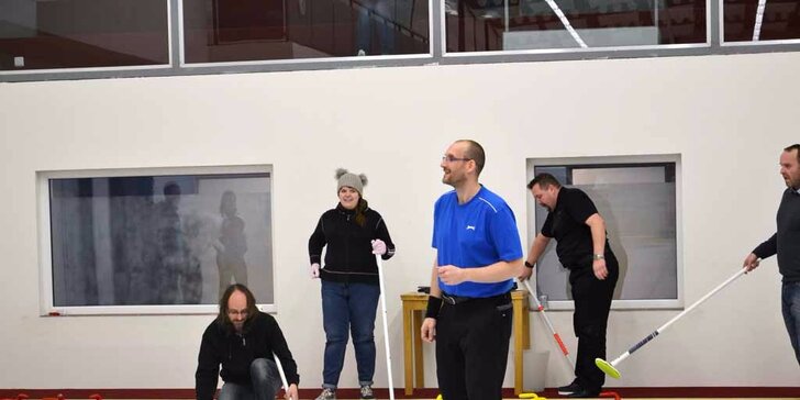 Curlingové lekce pro veřejnost v Centru Třešňovka