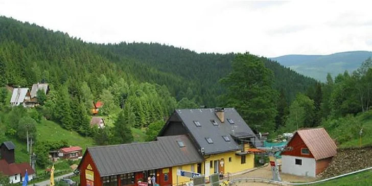 Týdenní pobyt v chalupě Pohoda v Jeseníkách. Komfortní ubytování až pro 22 lidí. Ideální na dovolenou pro partu přátel, sraz nebo teambuilding!