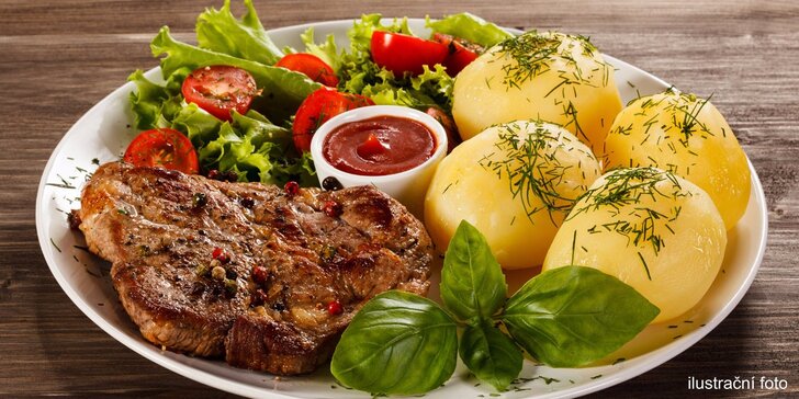Steak z krkovičky nebo lehký salát s kuřetem v Dašickém Dvoře
