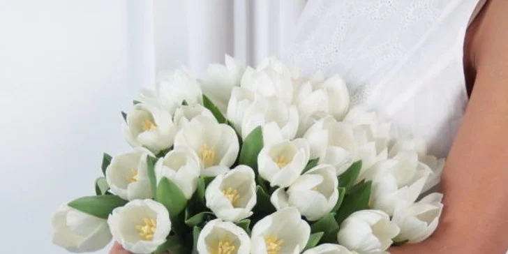 Jarní pugét 15 holandských tulipánů – 5 barev na výběr