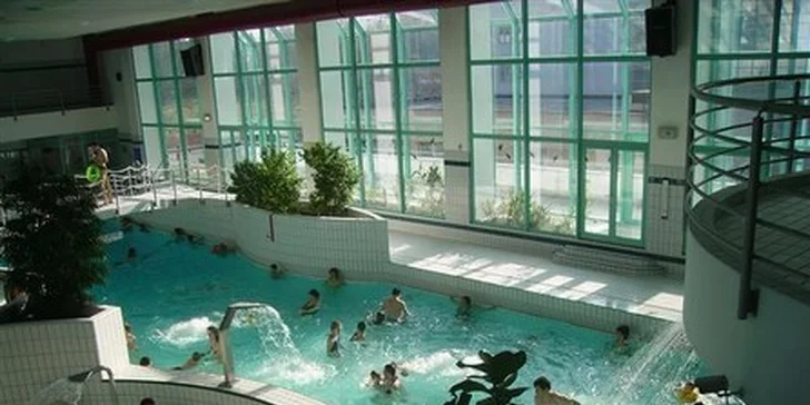 Celodenní vstupné do Hradeckého aquaparku v městských lázních